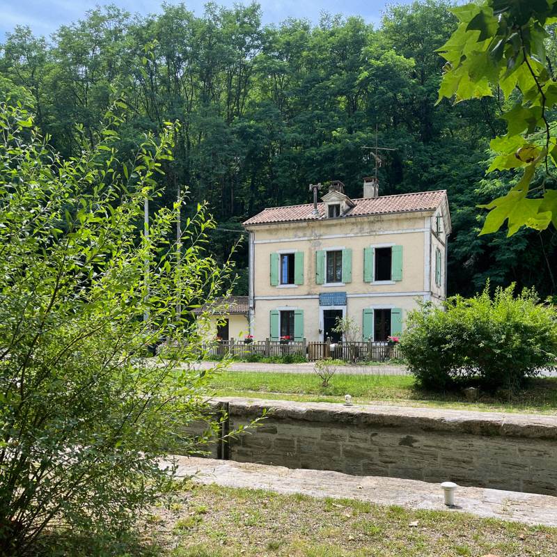 gîte en bord de canal