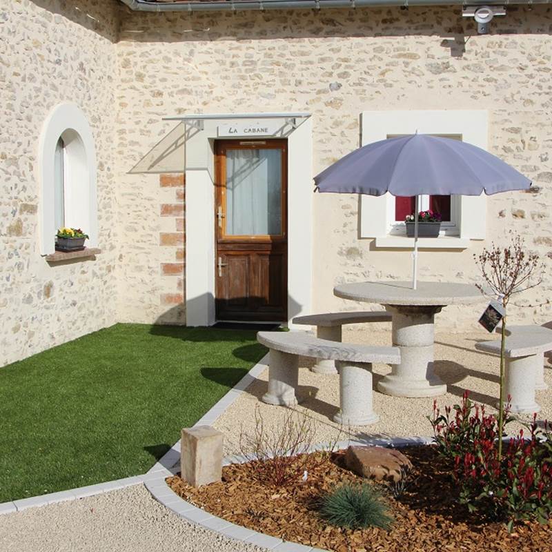 gite_rural_la_fleche_terrasse_cabane_hameau_des_deux_ailes