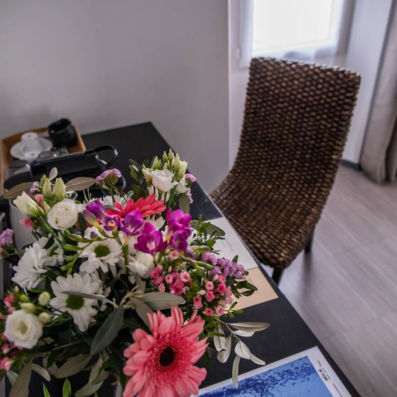 Chambre 2 Bureau et Fleurs