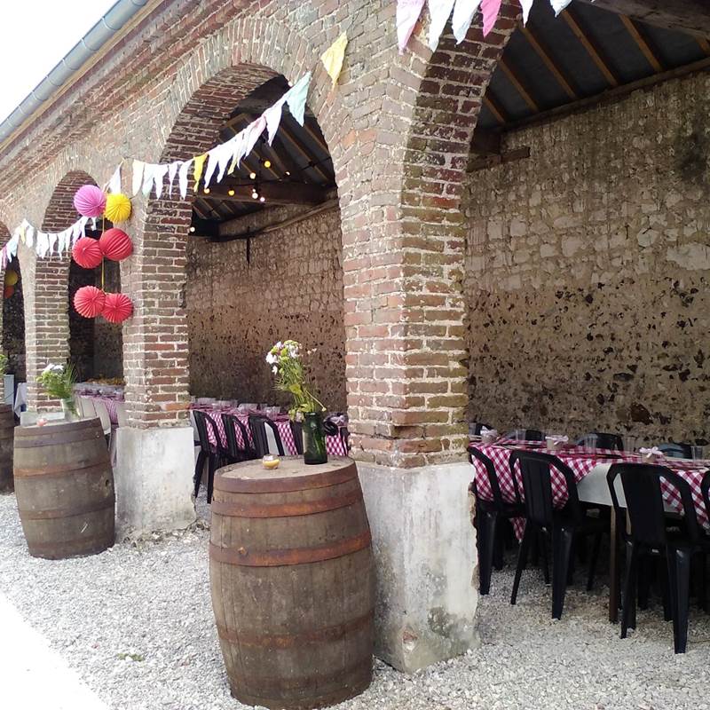 Repas sous les arcades