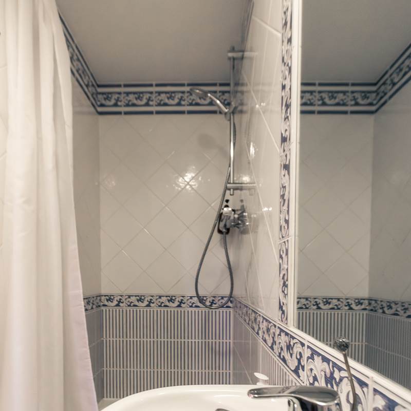 Salle de douche RAISIN