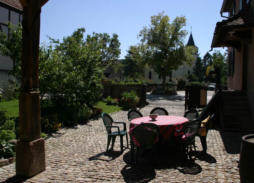 3 IMG_7752 Vue sur l'Eglise de la cour