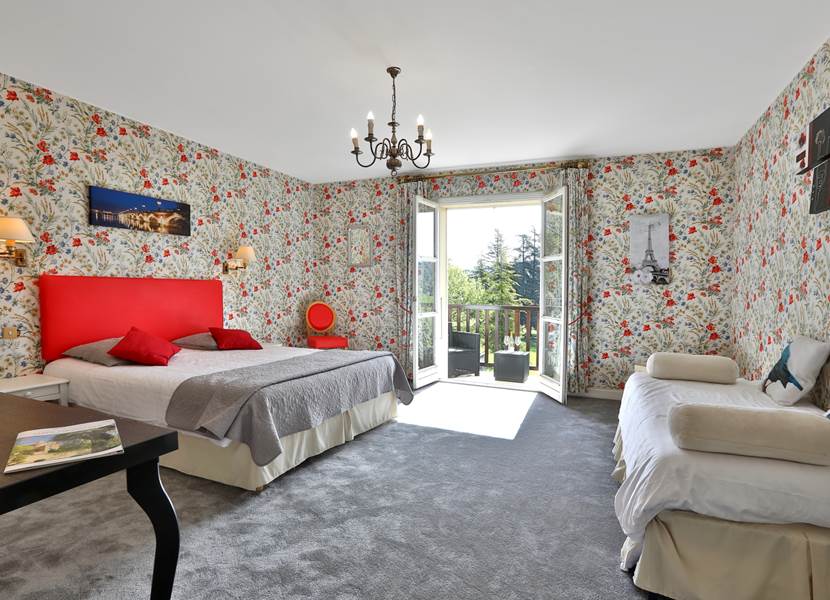 Chambre Gentilhommière 26 accessible PMR RdC - 2 à 4 couchages - balcon vue parc et piscine