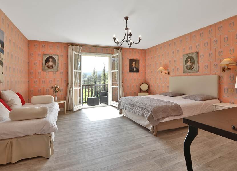 Chambre Gentilhommière RdC 28 avec terrasse - 2 à 4 couchages - vue parc