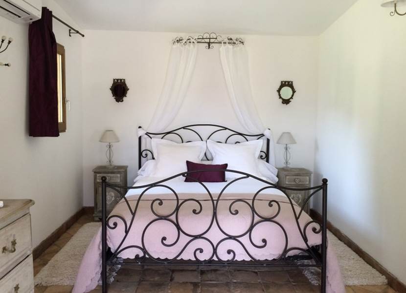 Chambre Pinède - Le Deffends de Redon