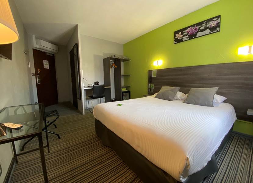 Chambre Grand lit double Confort - Vue sur Jardin