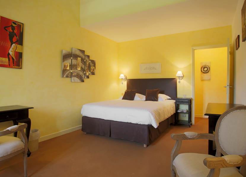 Chambre Marron ou équivalent 2 à 4 couchages au second niveau du château