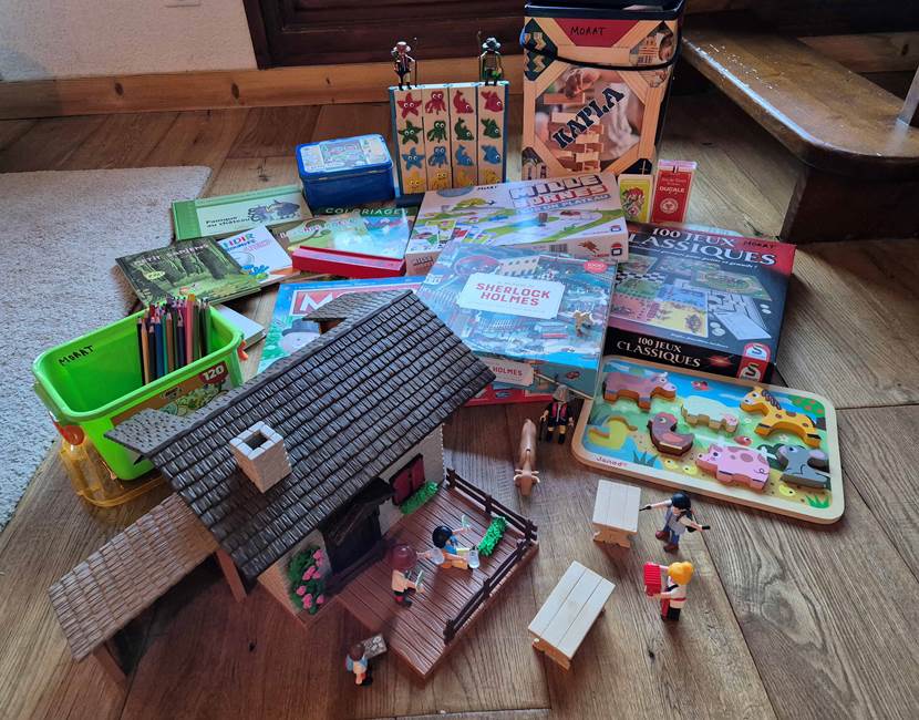 Jeux de société, livres et bandes dessinées