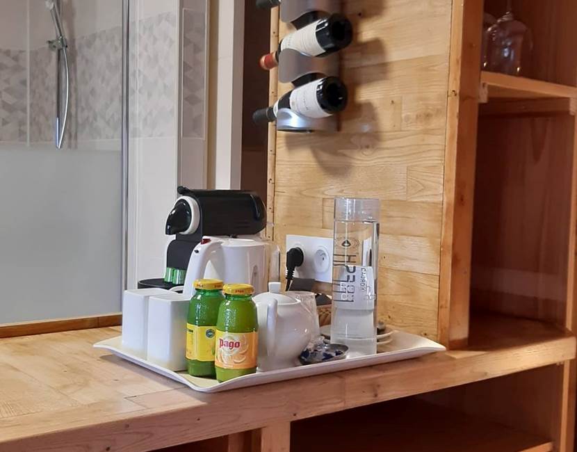 chambre l'R de Rien - espace comptoir-détente-courtoisie, rénovation juin 2021