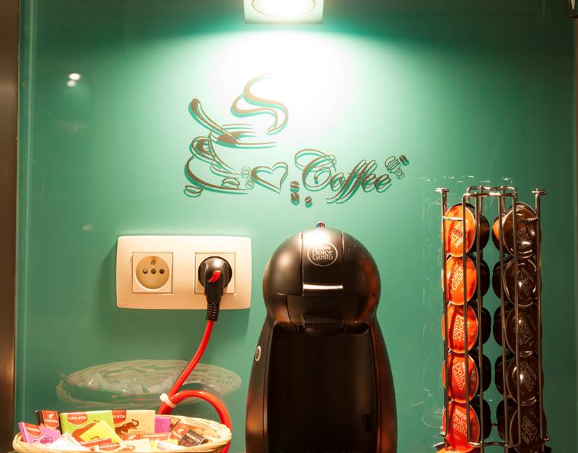 Machine à café Dolce Gusto.