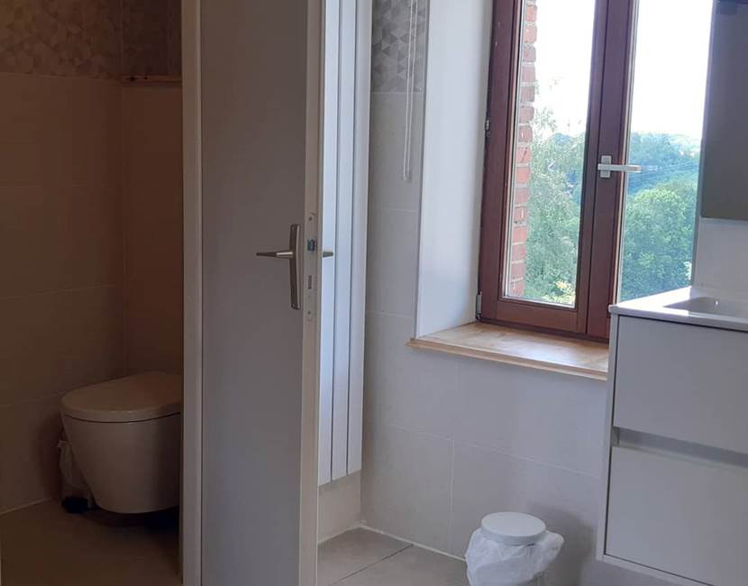 Chambre Paul Rebeyrolle rénovée juin 2021 - WC suspendu fermé dans la chambre