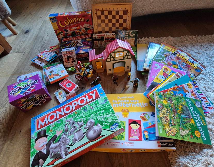 Jeux de société, livres et bandes dessinées