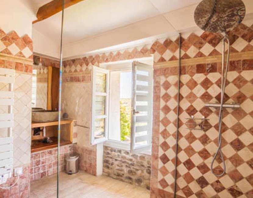 mas de louise - gite - sdb - salle de bain - douche italienne - cevennes