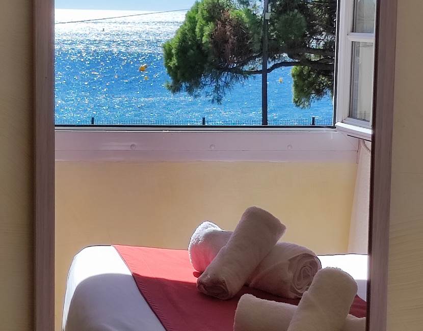chambre vue mer HOTEL_SPA_LAVILLA_STEMAXIME