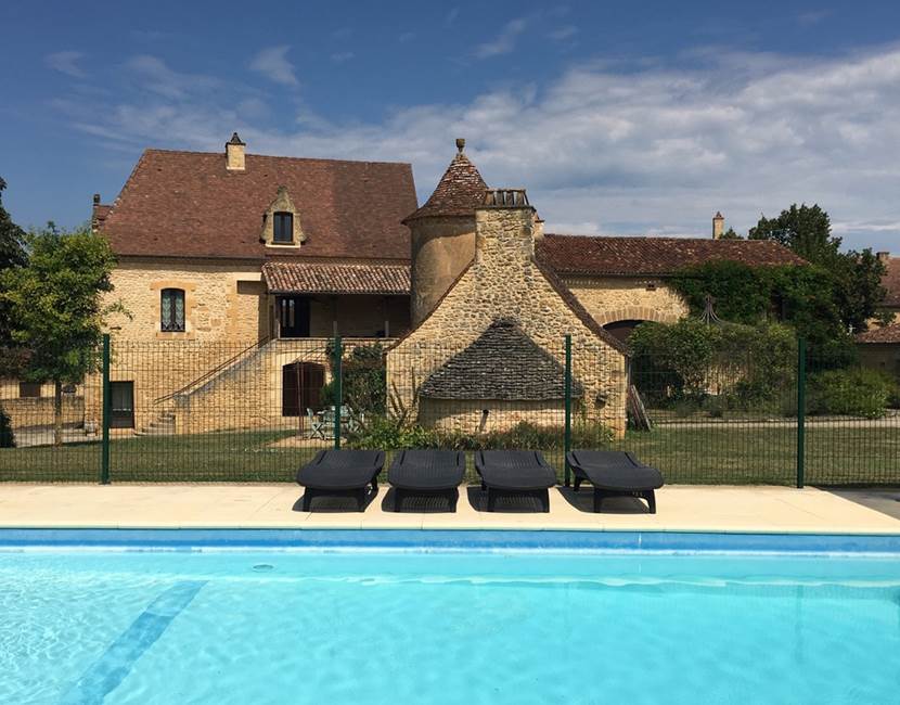 La Greze piscine vue Perigourdine