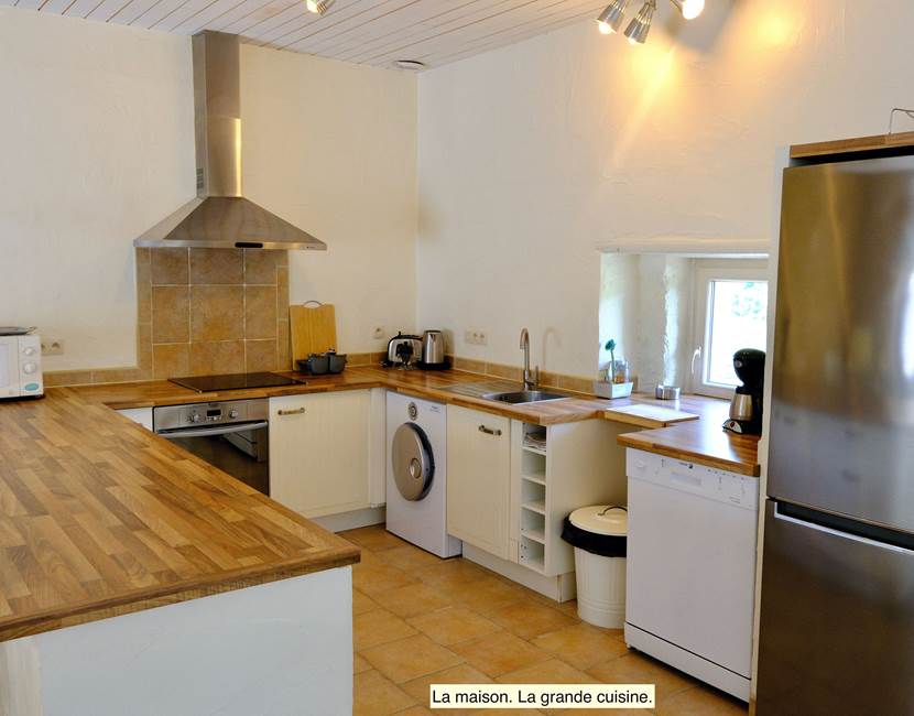 DOMAINE DU CHAMP DE L'HOSTE - maison d'hôtes à Larzac 24170 - Gîte de charme - Location maison de vacances avec piscine et spa -