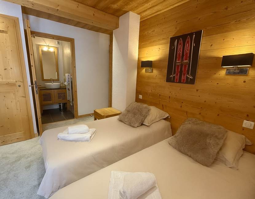 2ème chambre avec douche (lits jumeaux ou grand lit de 160)