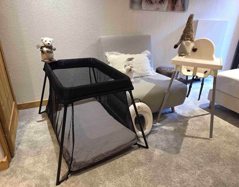 Lit bébé et chaise haute gratuitement sur demande