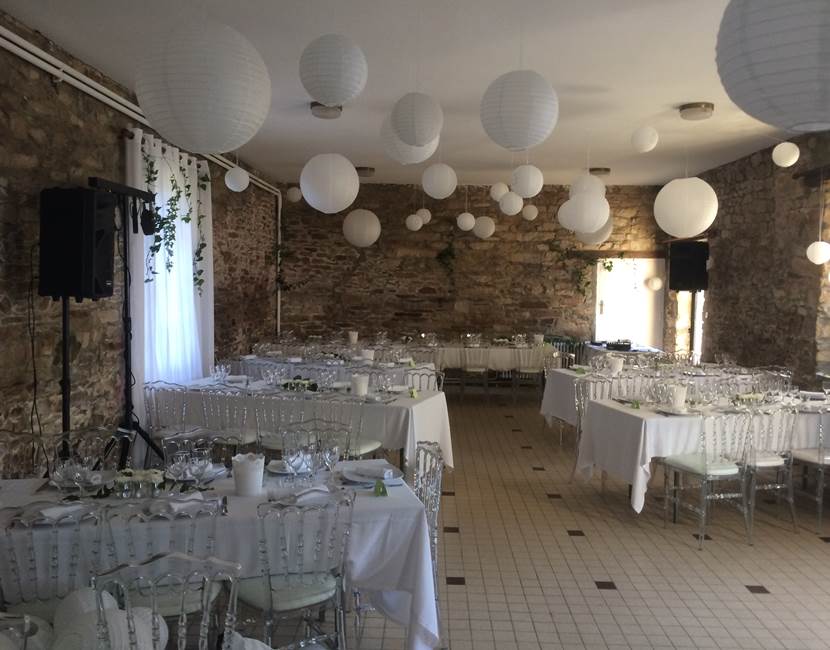 salle de Kerdrien pour 70-80 personnes maximum