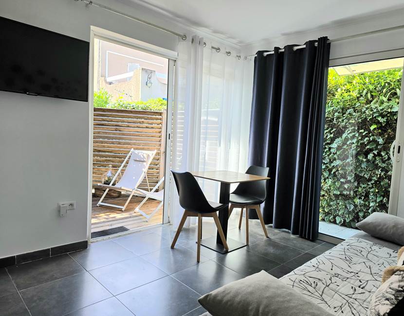 appartement-roya-piscine-chauffee-saint-florent