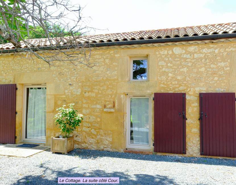 DOMAINE DU CHAMP DE L'HOSTE - chambres d'hôtes à Larzac 24170 - Dordogne - location suite côté cour - location maison de vacances -
