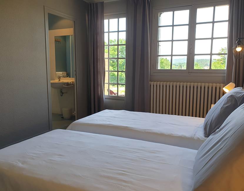 Auberge du Bois de l'étang Motel les Tilleuls hôtel Vassivière