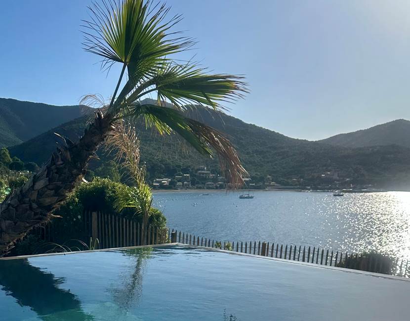 PISCINE AVEC VUE