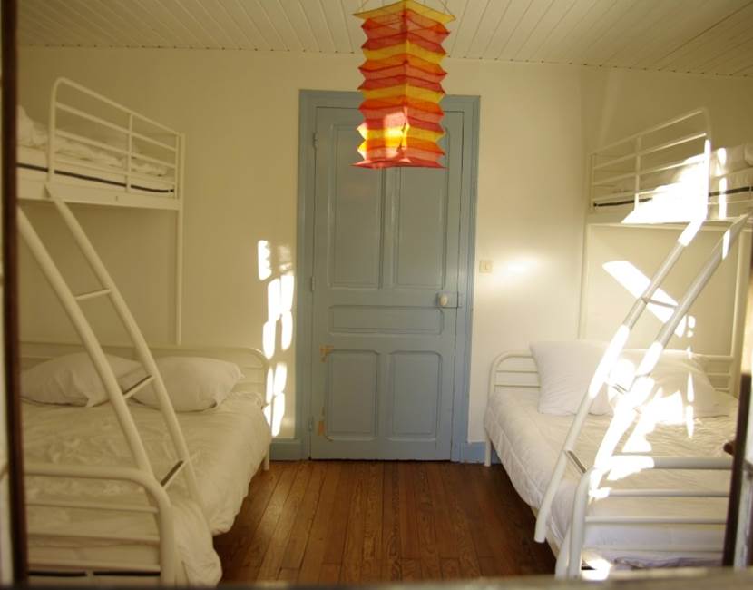 8 CHAMBRE 6 B