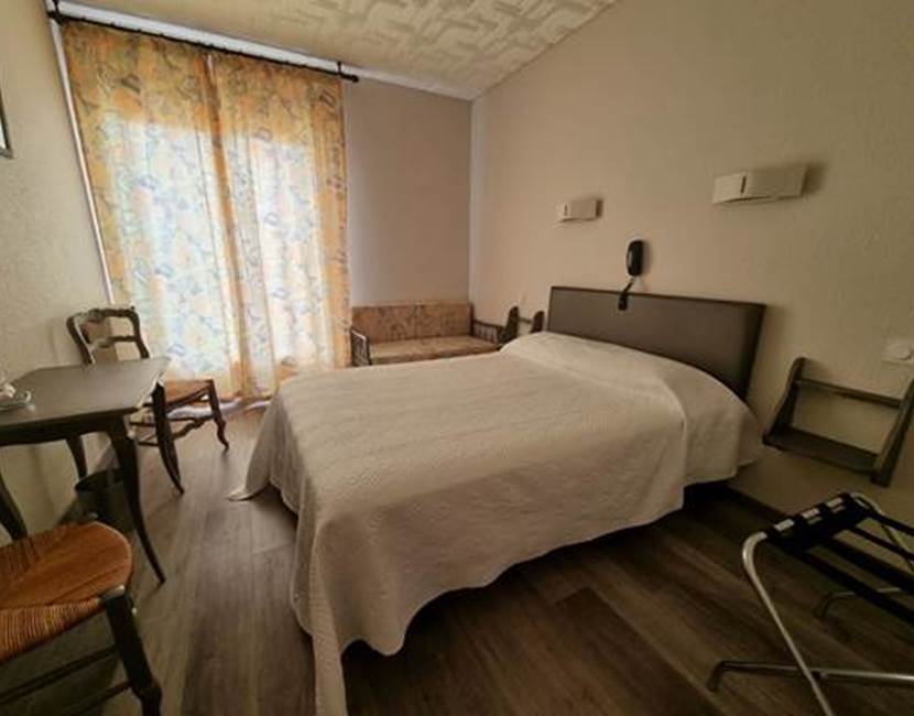 chambre-grand-lit
