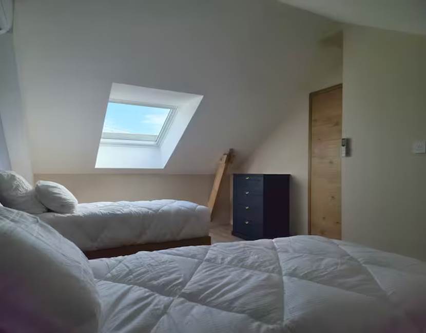 Chambre 2 lits simples – maison familiale – location Plouarzel