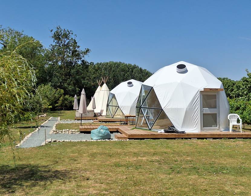 ESCAPADE INSOLITE DOME TIPI extérieur