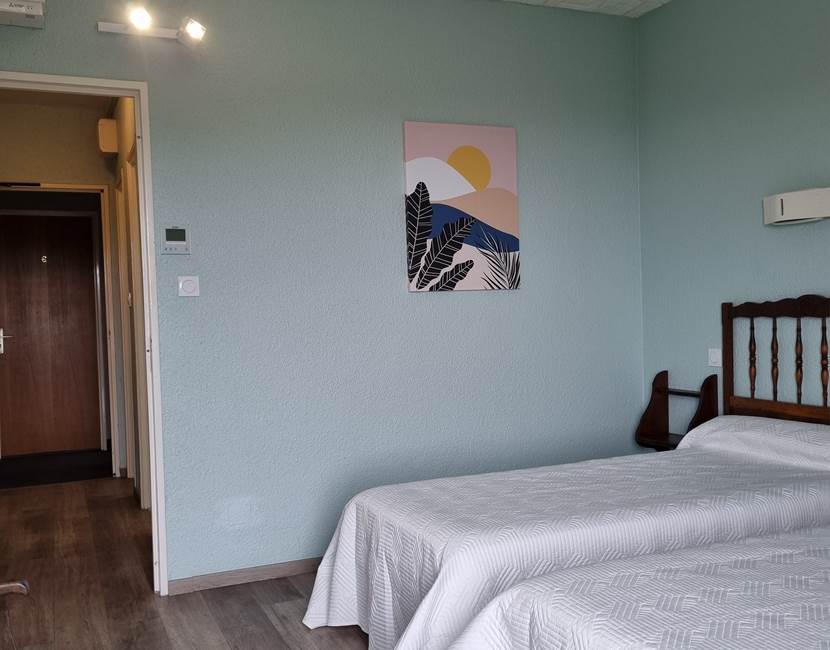 chambre triple hotel Ambeille
