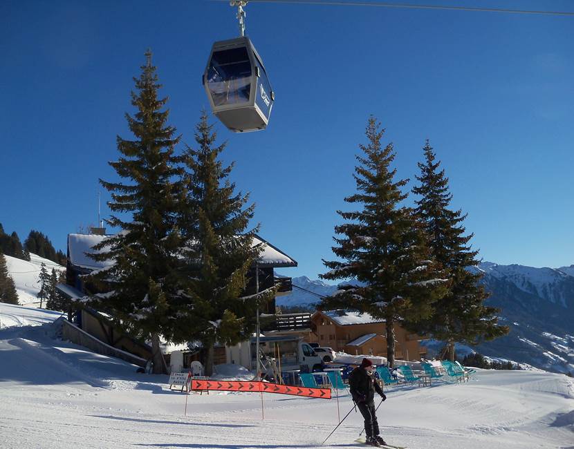 télécabine à coté du chalet