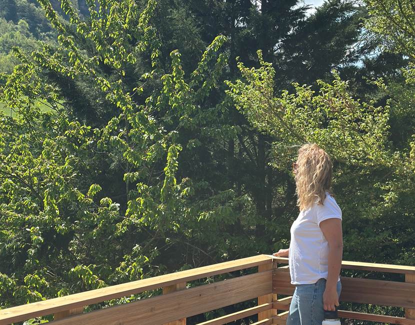 Magali sur la terrassse 2