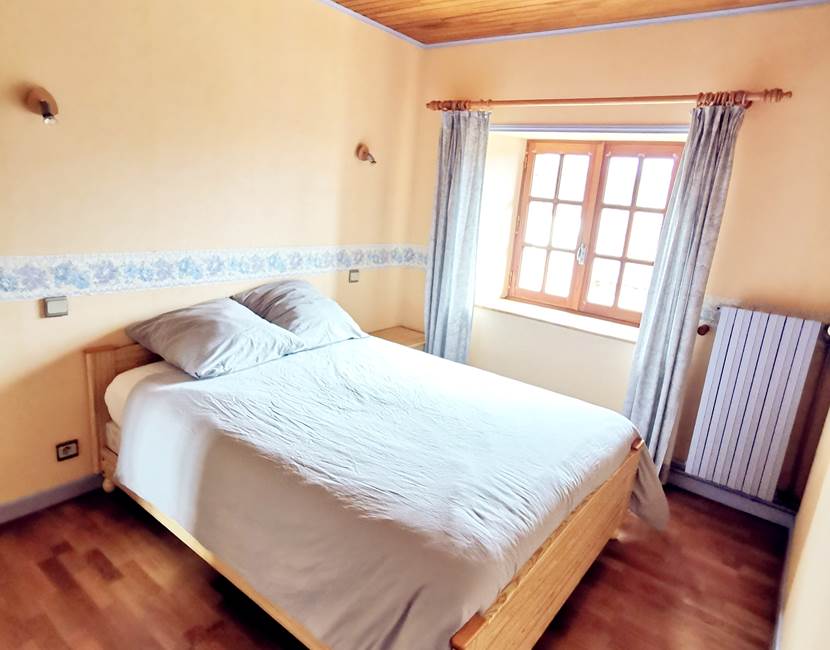 Chambre 2 : un lit double
