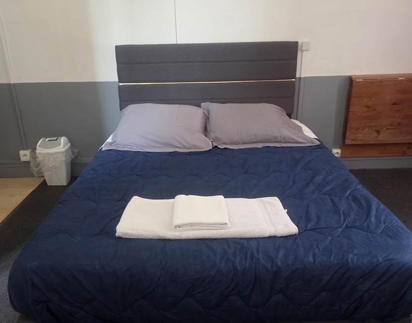 chambre duo, double, spacieuse, confort, vue sur la ville