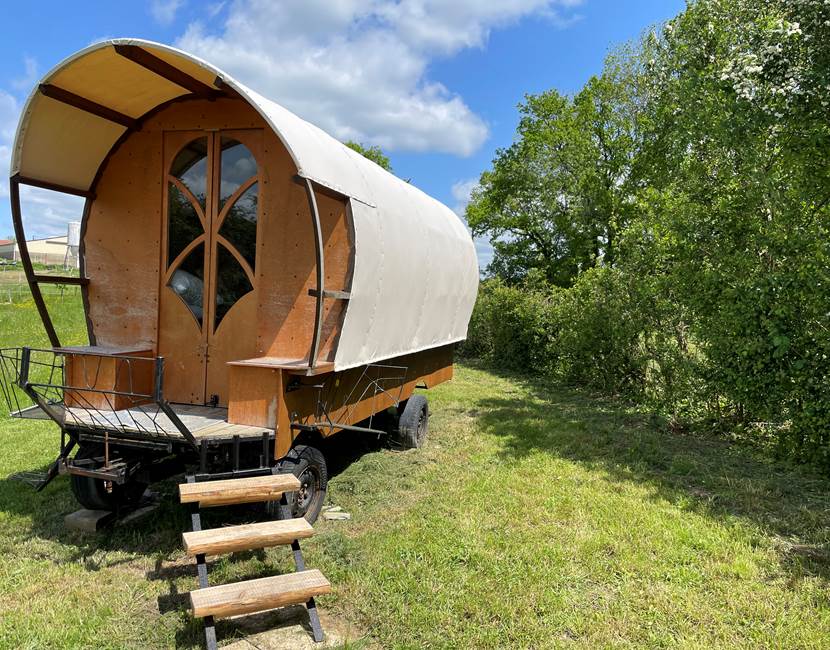 Le charriot installé en pâture