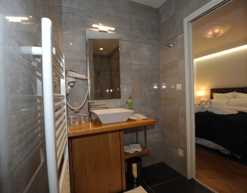 salle de bain double sup vue chambre