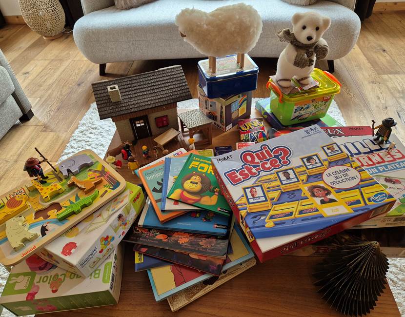 Jeux de société, livres et bandes dessinées