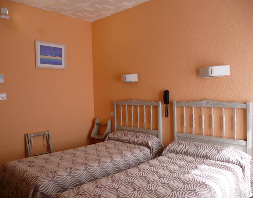 chambre Twin standard Hôtel Ambeille
