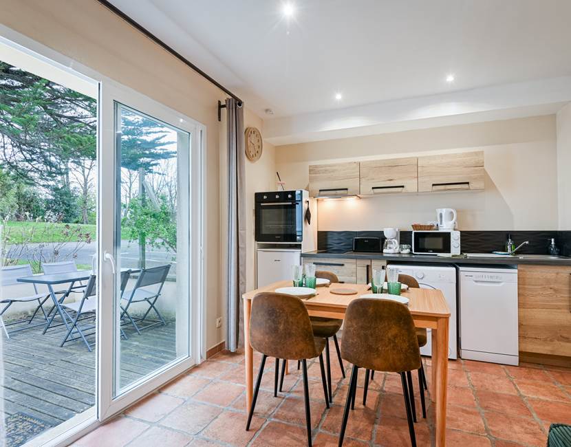 coin repas et terrasse privée