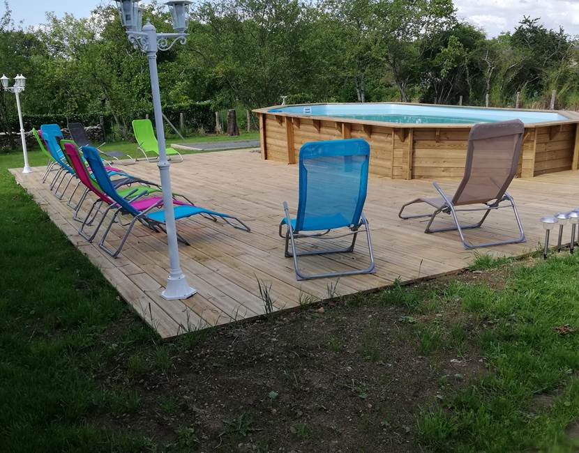 Piscine avec terrasse