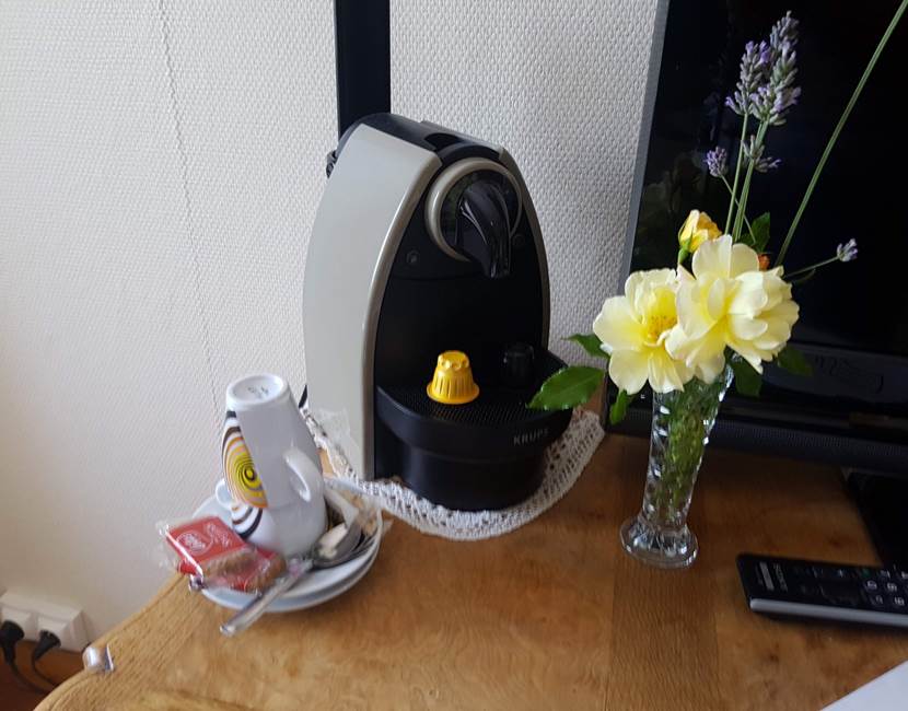 machine Nespresso à dispo dans chaque chambre au Ranch des Lacs Maison d'hôtes