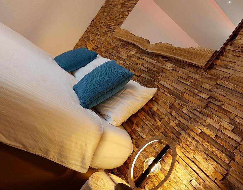 Chambre 5: Un lit double ou 2 lits simples + 1 lit bb.