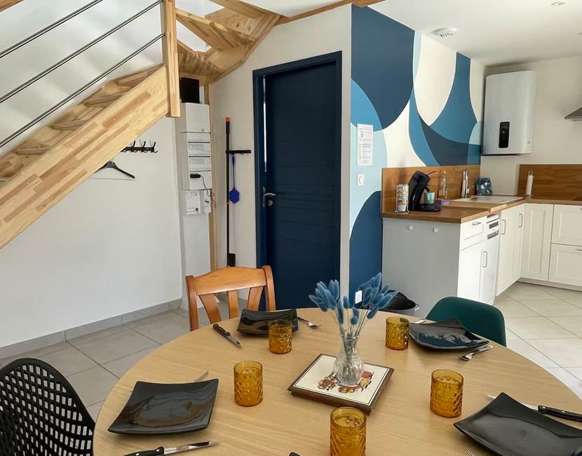 Table conviviale pour 5 personnes