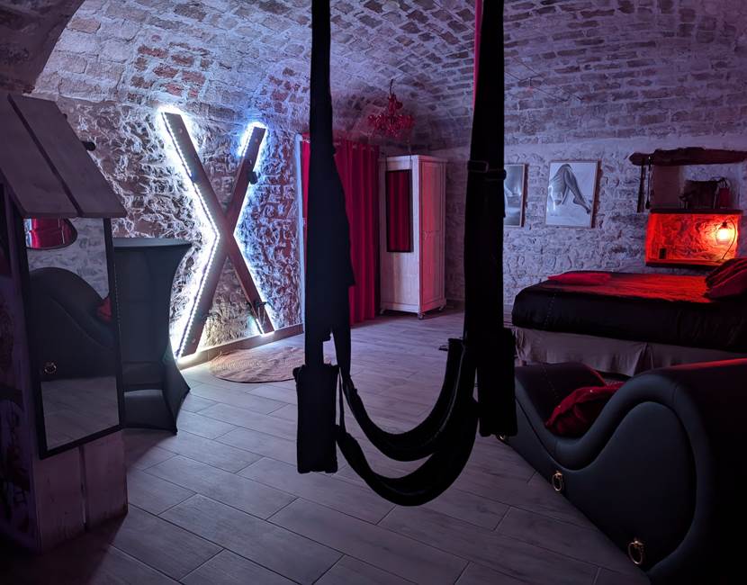 Love Room by Château de Comiac-Chai
