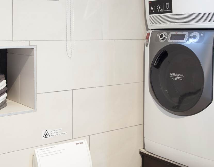 Lave linge et sèche linge disponible.
