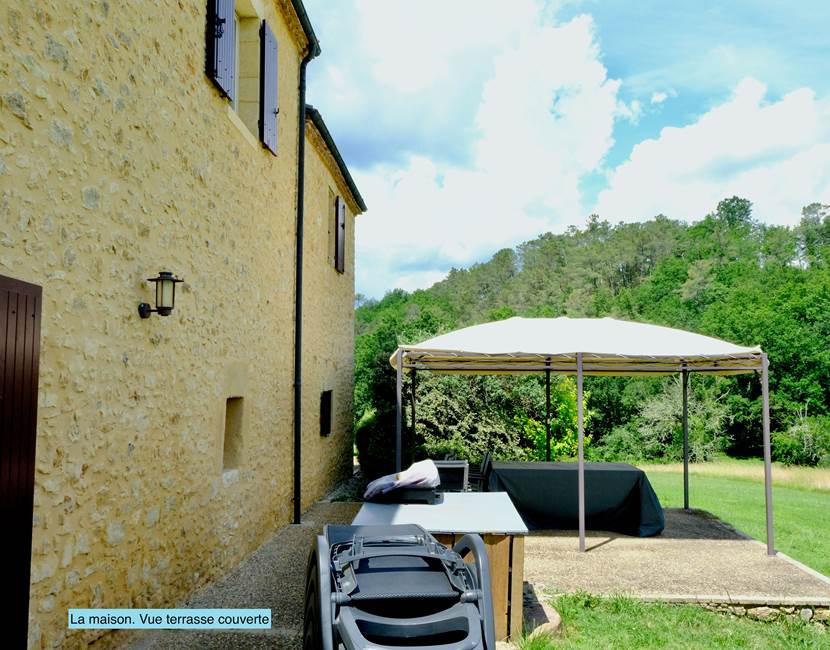 DOMAINE DU CHAMP DE L'HOSTE - maison d'hôtes à Larzac 24170 - Gîte de charme - Location maison de vacances avec piscine et spa -