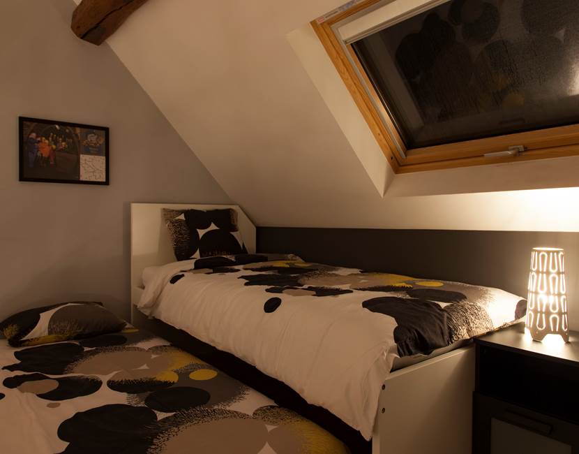 Chambre 2: mezzanine, 2 lits simples.