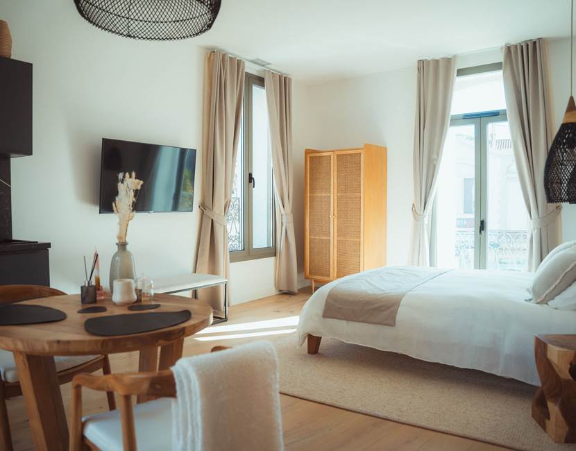 MAISON-BALAS-Suite-Terrassa-Télévision